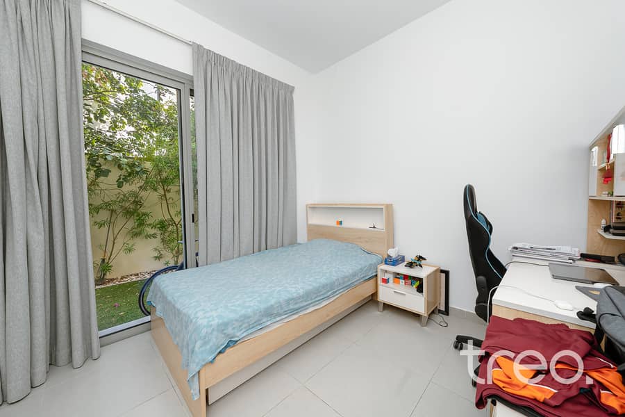 Exclusive | Single Row | 4 Bed - Image 6