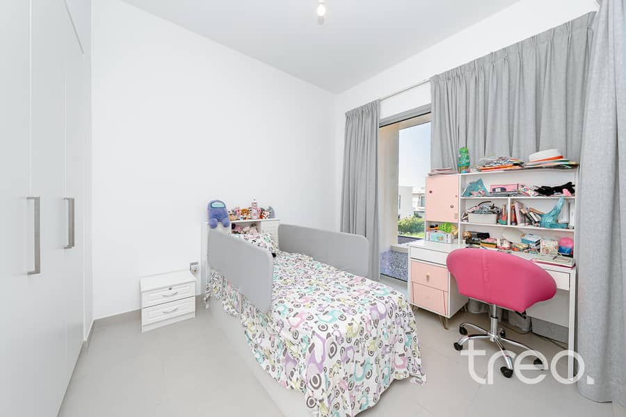 Exclusive | Single Row | 4 Bed - Image 7