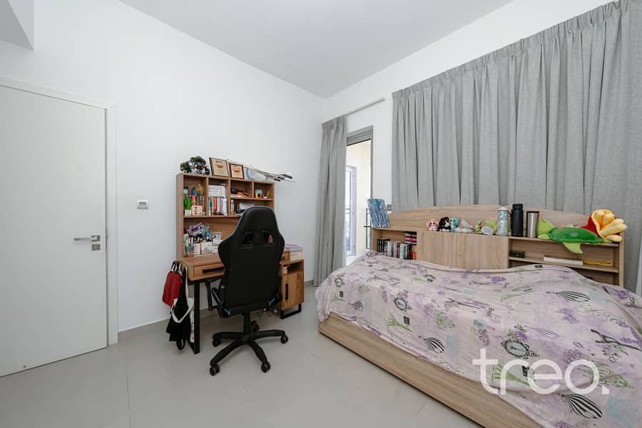 Exclusive | Single Row | 4 Bed - Image 8