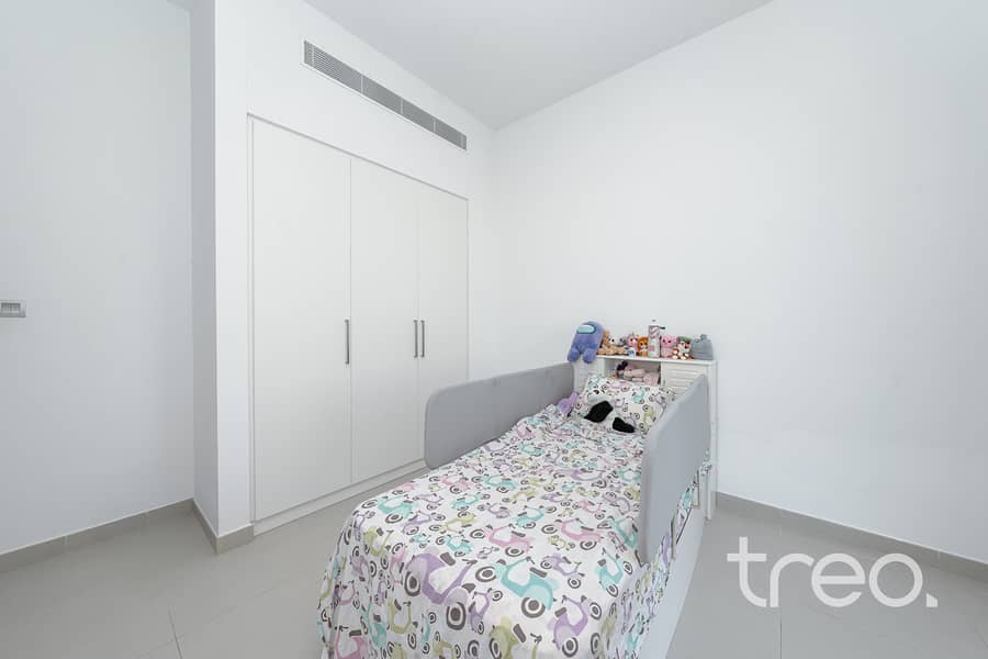 Exclusive | Single Row | 4 Bed - Image 11