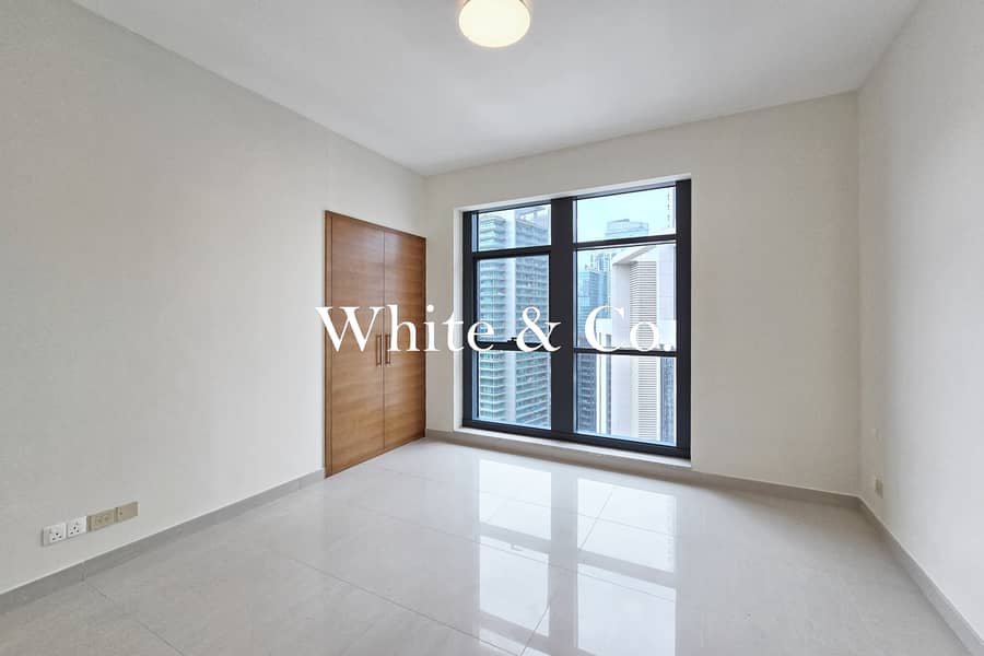 Vacant | High floor | Fountain + Blvd View - Image 9