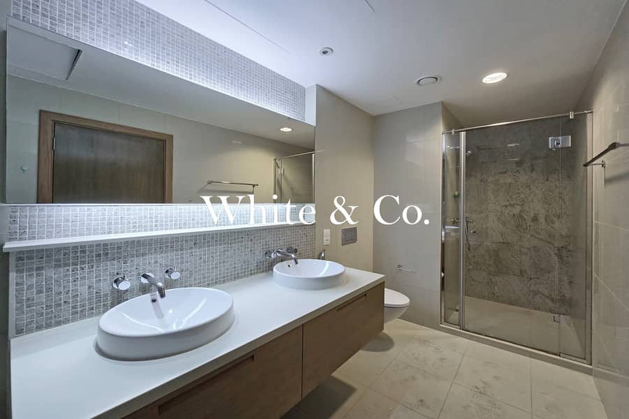 Vacant | High floor | Fountain + Blvd View - Image 16