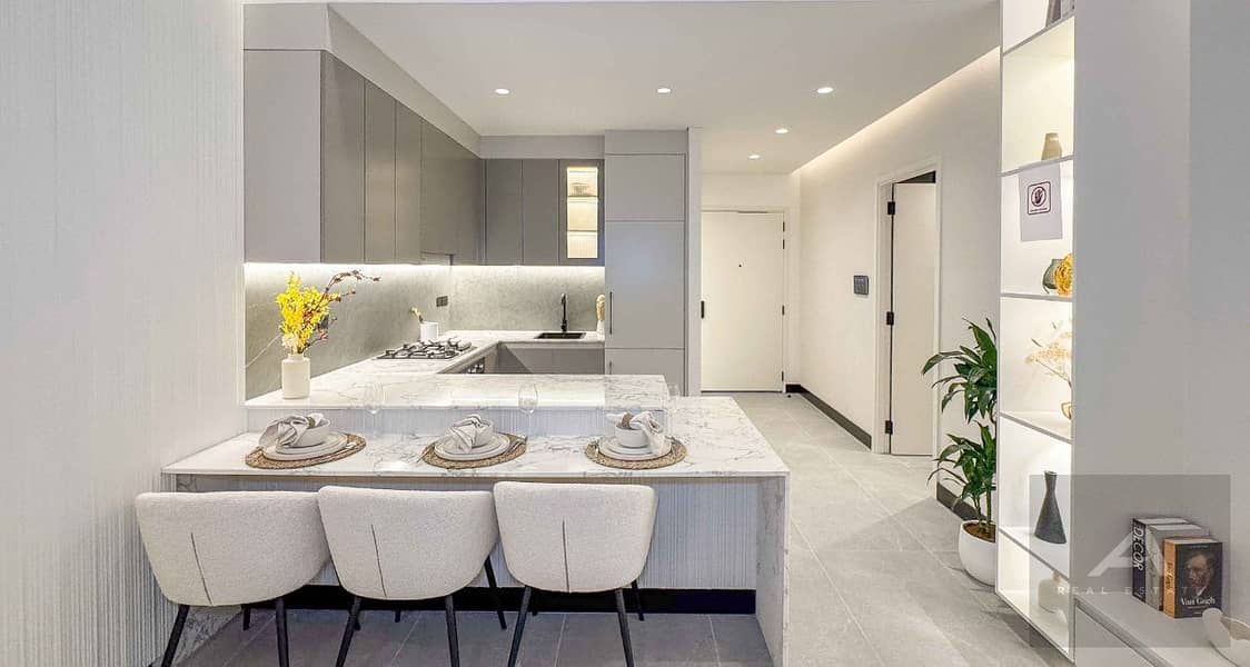 Elegant 1bedroom with Private Jacuzi | Panoramic +Pool View | High ROI