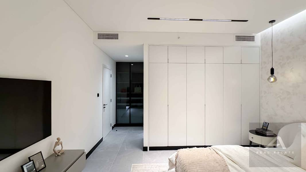 Elegant 1bedroom with Private Jacuzi | Panoramic +Pool View | High ROI - Image 9