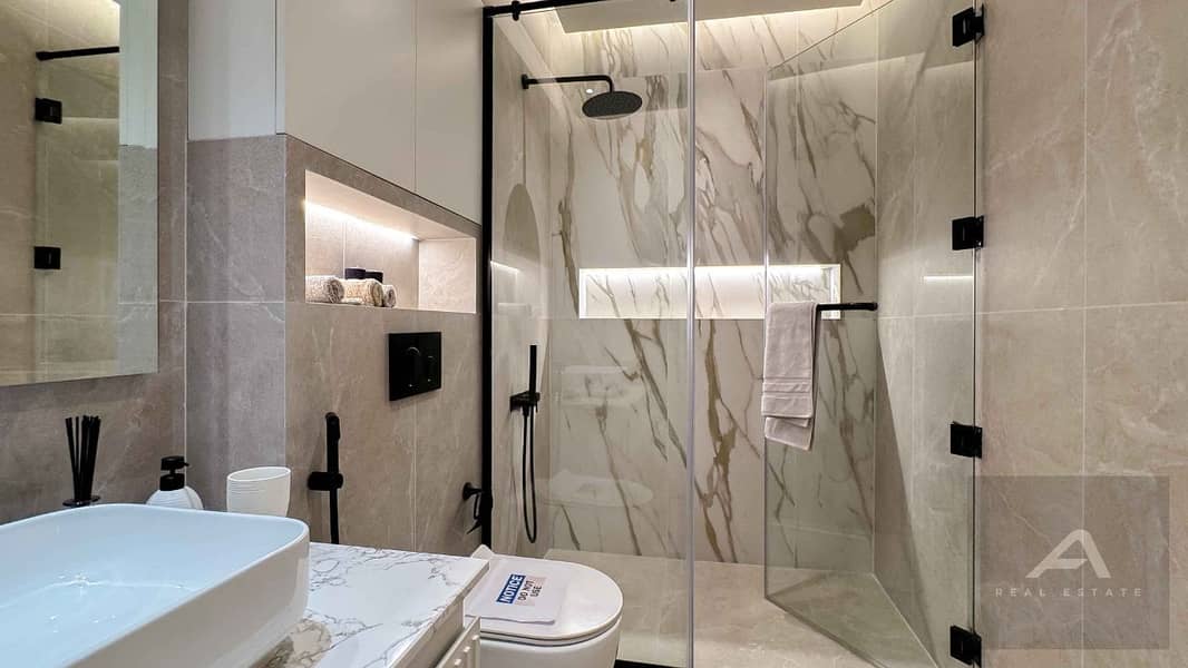 Elegant 1bedroom with Private Jacuzi | Panoramic +Pool View | High ROI - Image 10