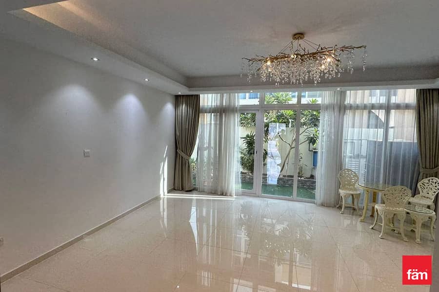 Townhouse For Rent In Damac Hills 2 Corner Unit