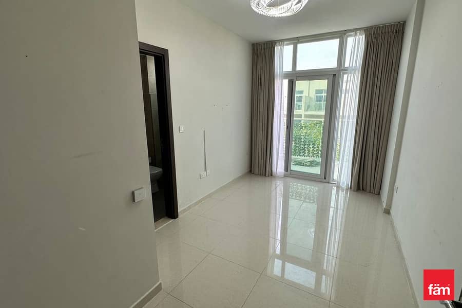 Townhouse For Rent In Damac Hills 2 Corner Unit