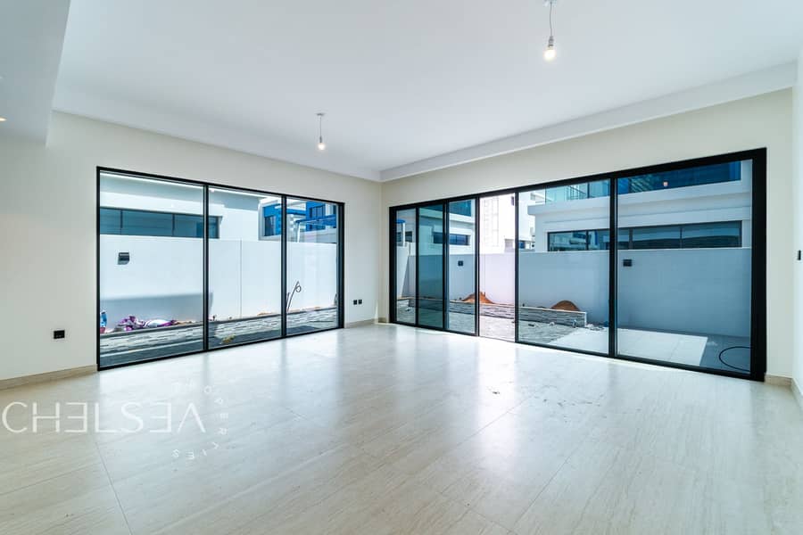 VACANT | LANDSCAPED | MULTIPLE OPTIONS | NEAR PARK