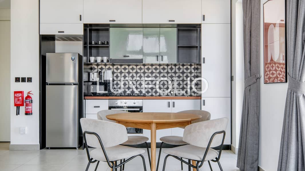 Furnished | Burj View | Corner Unit - Image 10