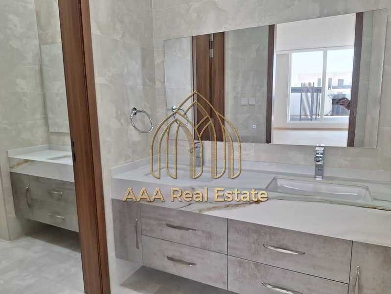 PRIME LOCATION | LUXURIOUS VILLA | SPACIOUSE - Image 6