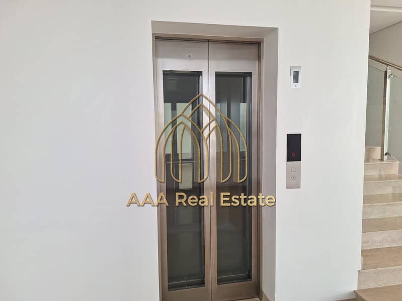 PRIME LOCATION | LUXURIOUS VILLA | SPACIOUSE - Image 8