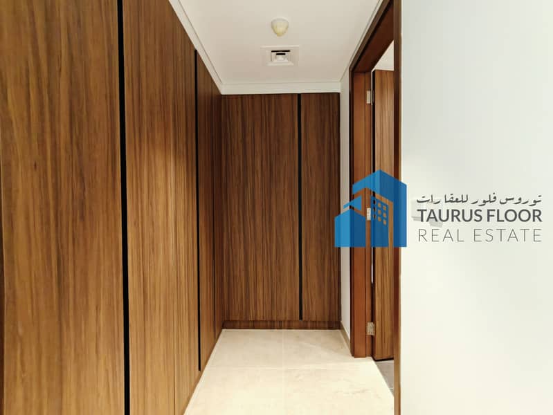 Spacious 4BR+Maidroom|| Bright in Deira's best Ocean View Community - Image 6