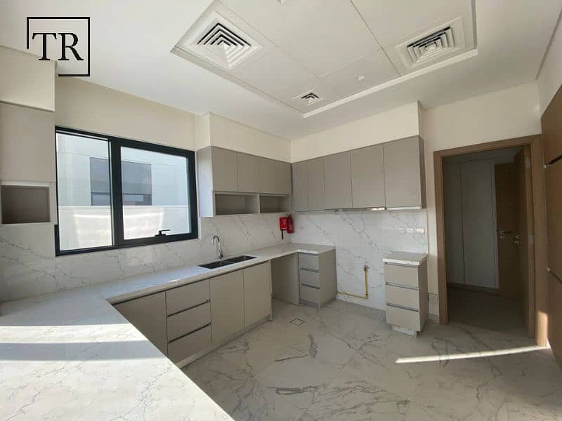 Community Views | Middle Unit | Spacious Layout