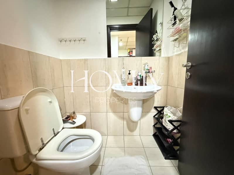 Prime Location | Huge Layout | Ready to Move-in - Image 8