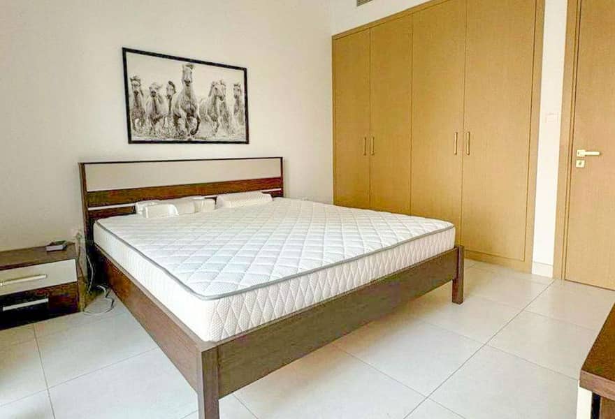 Fully Furnished I Vacant I Creek View - Image 6