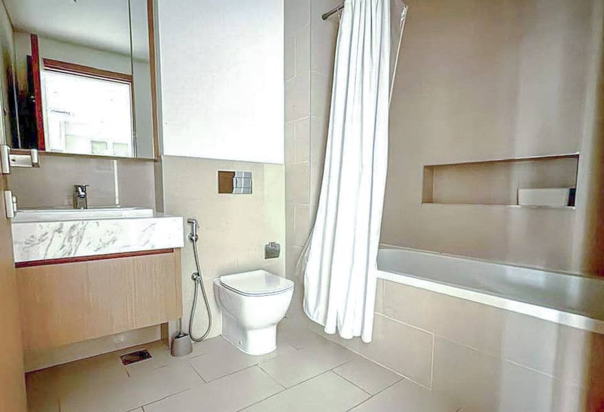 Fully Furnished I Vacant I Creek View - Image 7