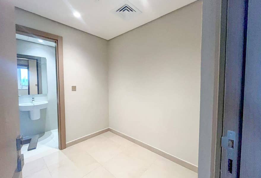 High Floor | Vacant | Maids Room - Image 10