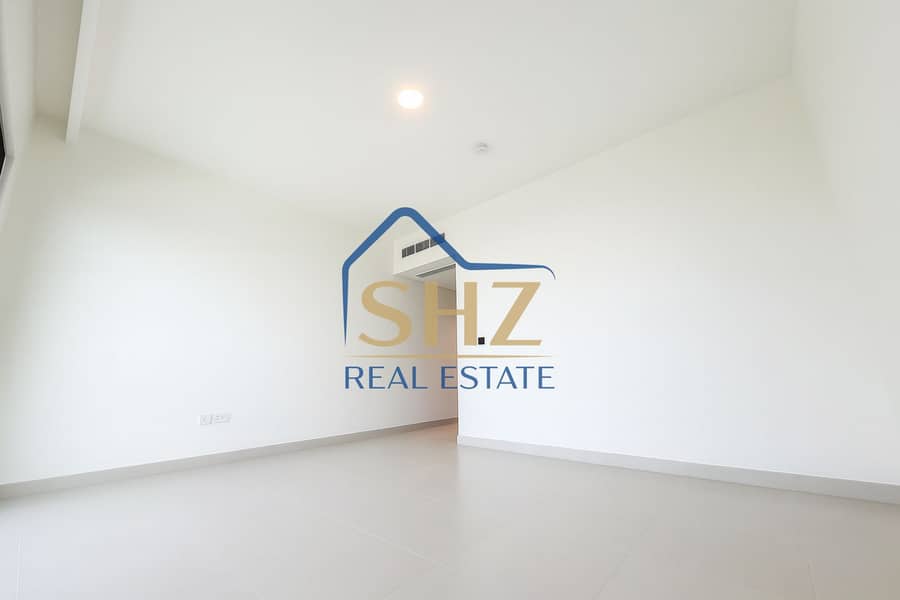 Single Row | Backing onto lush | Near Amenities - Image 11