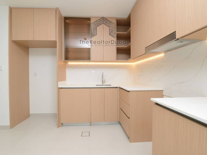 Ultra-Private Podium-Level Unit with Secluded Balcony - Image 7