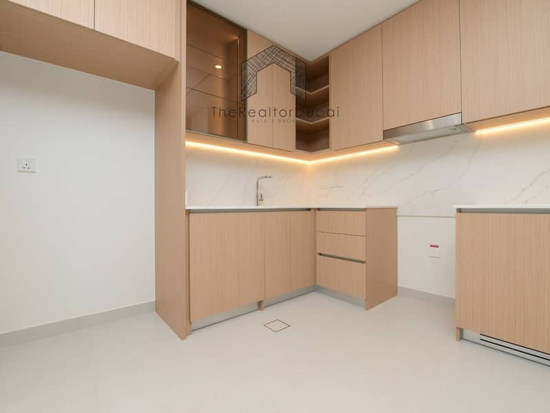 Ultra-Private Podium-Level Unit with Secluded Balcony - Image 8