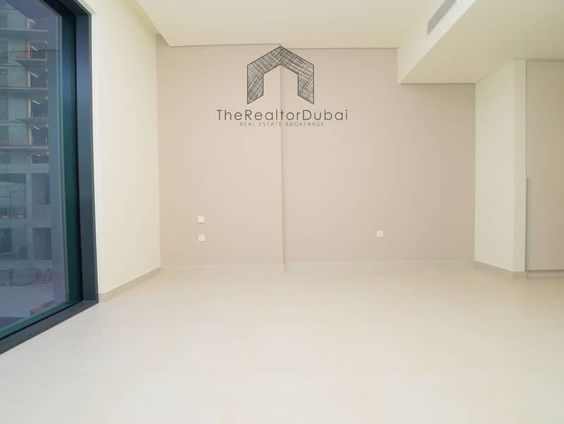 Ultra-Private Podium-Level Unit with Secluded Balcony - Image 16