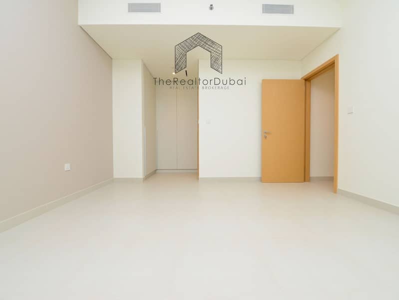 Ultra-Private Podium-Level Unit with Secluded Balcony - Image 20