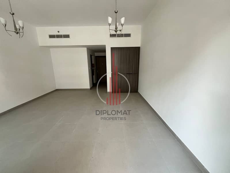 SPACIOUS STUDIO | UNFURNISHED | GREAT VIEWS