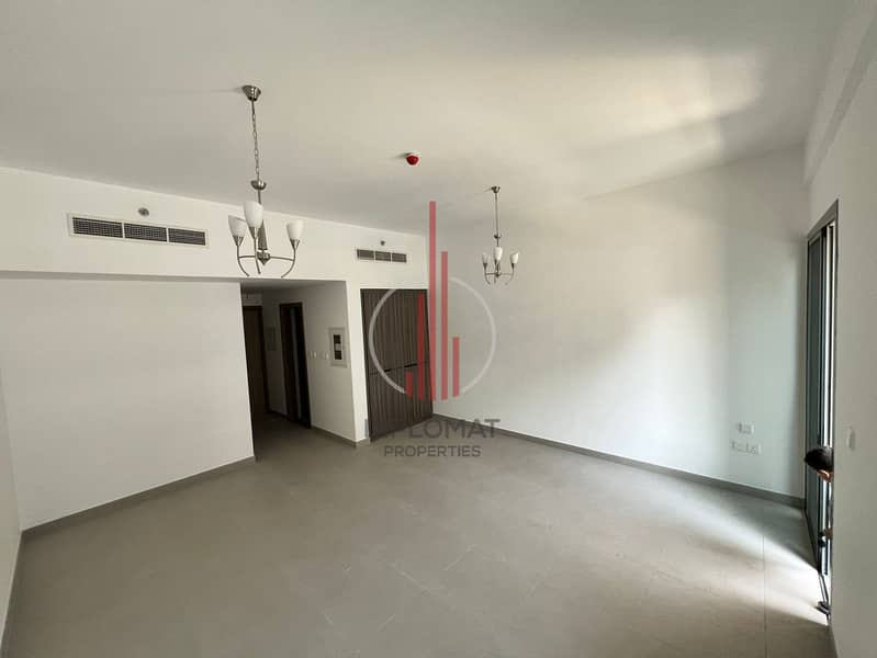 SPACIOUS STUDIO | UNFURNISHED | GREAT VIEWS