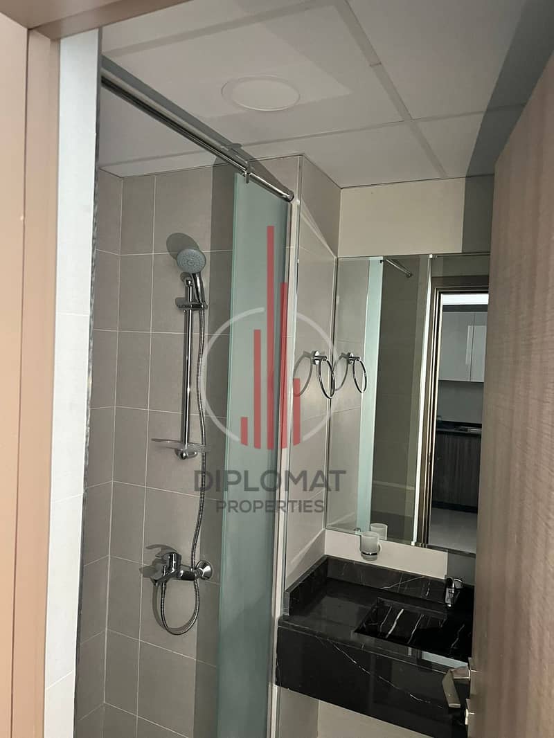 SPACIOUS STUDIO | UNFURNISHED | GREAT VIEWS - Image 12