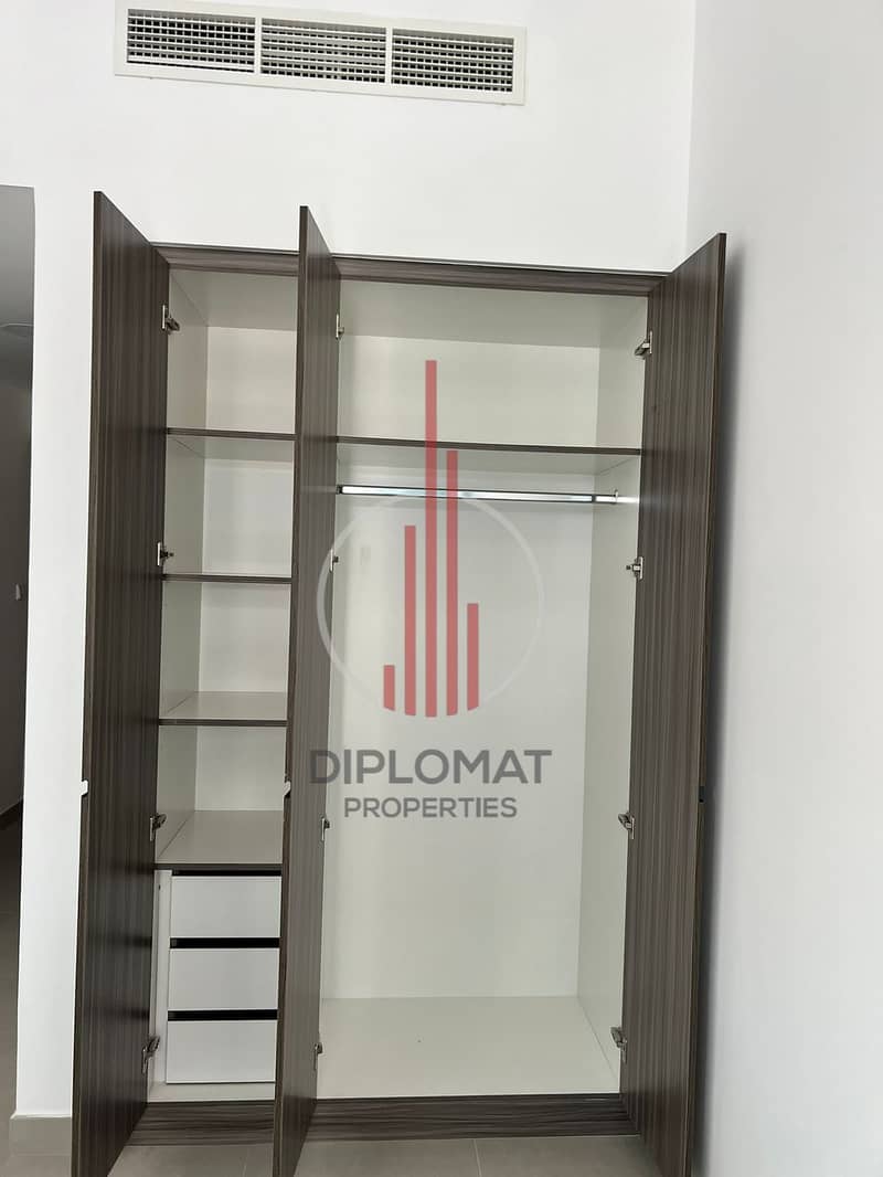 SPACIOUS STUDIO | UNFURNISHED | GREAT VIEWS - Image 13