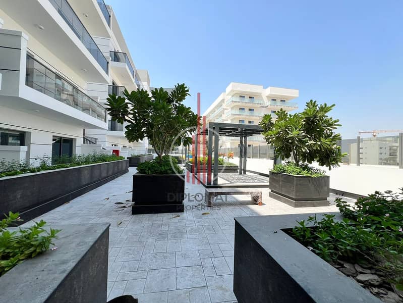 SPACIOUS STUDIO | UNFURNISHED | GREAT VIEWS - Image 17