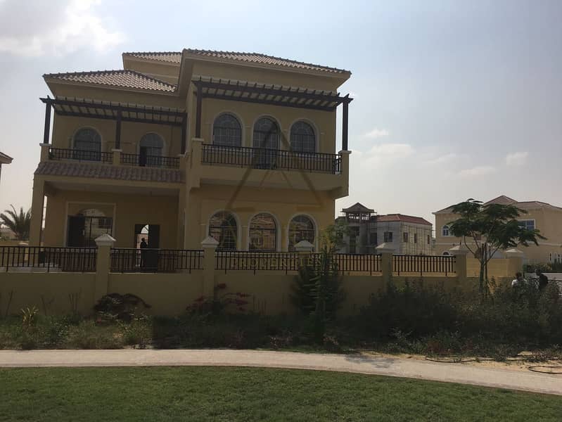 6 Bedrooms I Villa I Prime Location I Hacienda I