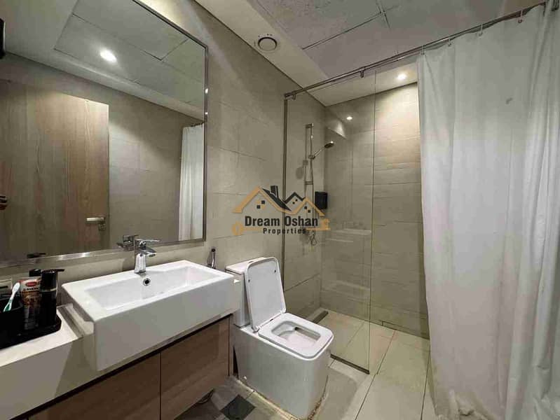 FULLY FURNISHED SKYLINE VIEW | ALL AMENITIES | HIGH FLOOR | 100K - Image 9