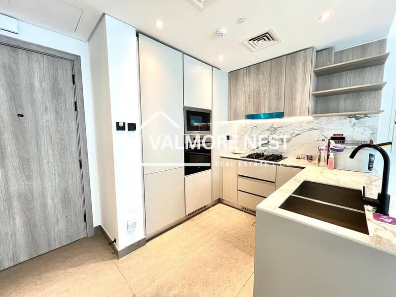 Spacious unit I Premium amenity I Best pick I Prime location - Image 7