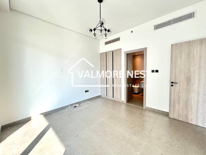 Spacious unit I Premium amenity I Best pick I Prime location - Image 13