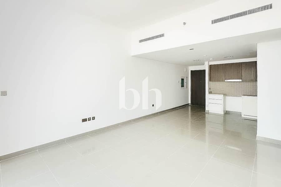 Unfurnished Ap | Vacant 1st Jan | Sea View
