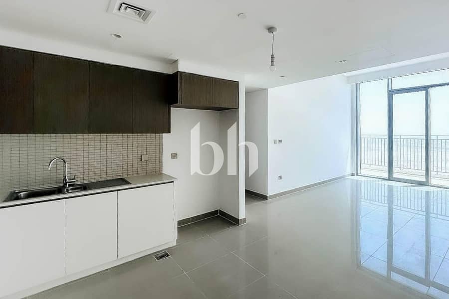 Unfurnished Ap | Vacant 1st Jan | Sea View