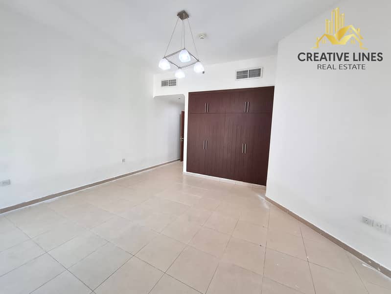 Spacious 1 bhk available for family friendly near pond park