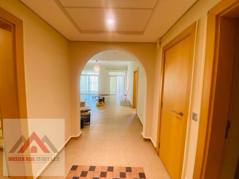 STUNNING VIEWS I BEACH ACCESS I SHORELINE - Image 6