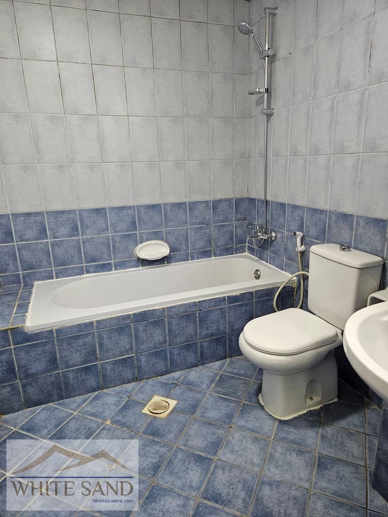 FRANCE CLUSTER I READ TO MOVE I NEAR TO BUS STOP - Image 8