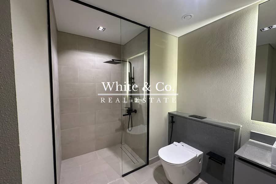 Top floor | Corner Unit | Skyline view