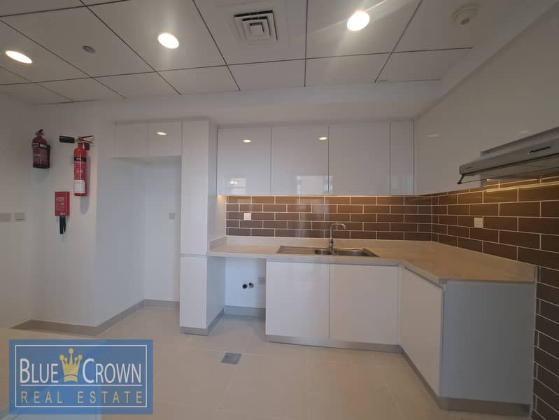 SEA VIEW!!SPECIOUS 2BHK WITH BALCONY NEAR METRO