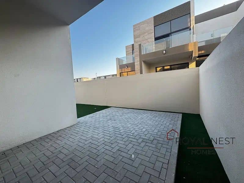 Single Row | Park Facing | Motivated Seller - Image 9