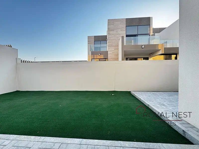 Single Row | Park Facing | Motivated Seller - Image 10