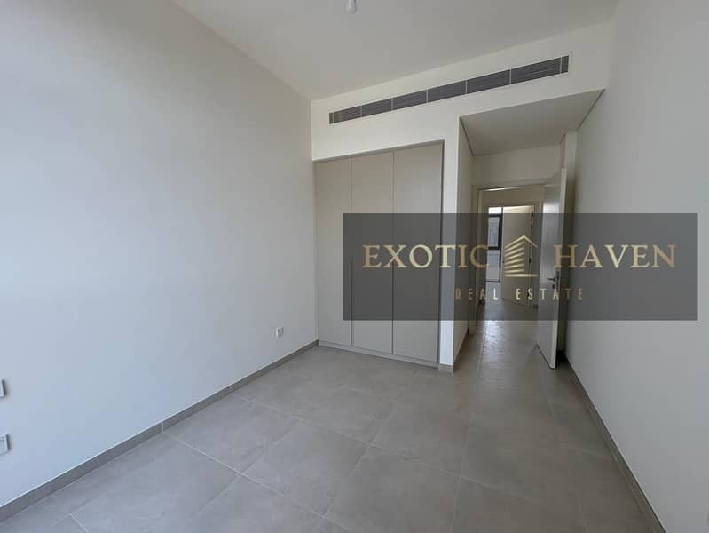 Genuine Resale | Single Row | Prime Location