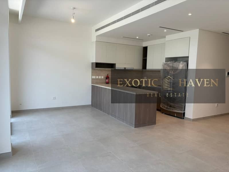 Genuine Resale | Single Row | Prime Location - Image 11