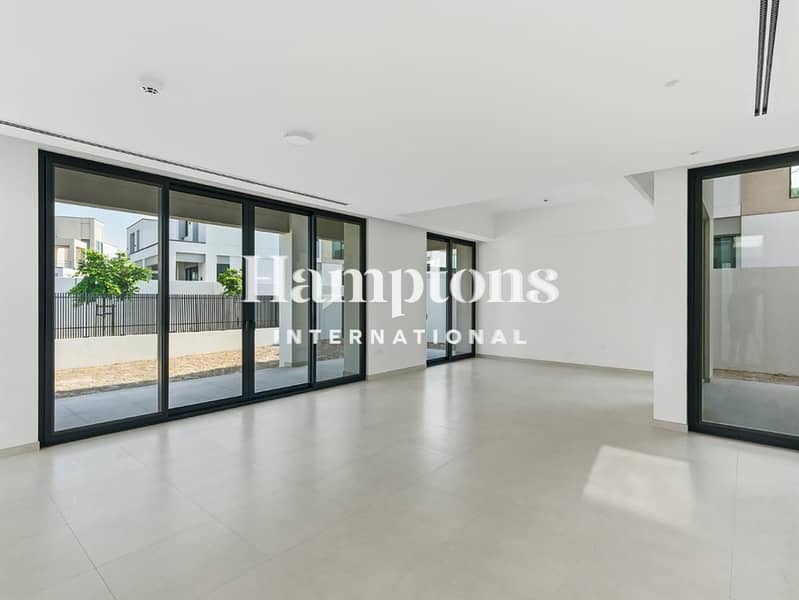 Upgraded | Single Row | Premium Location - Image 12