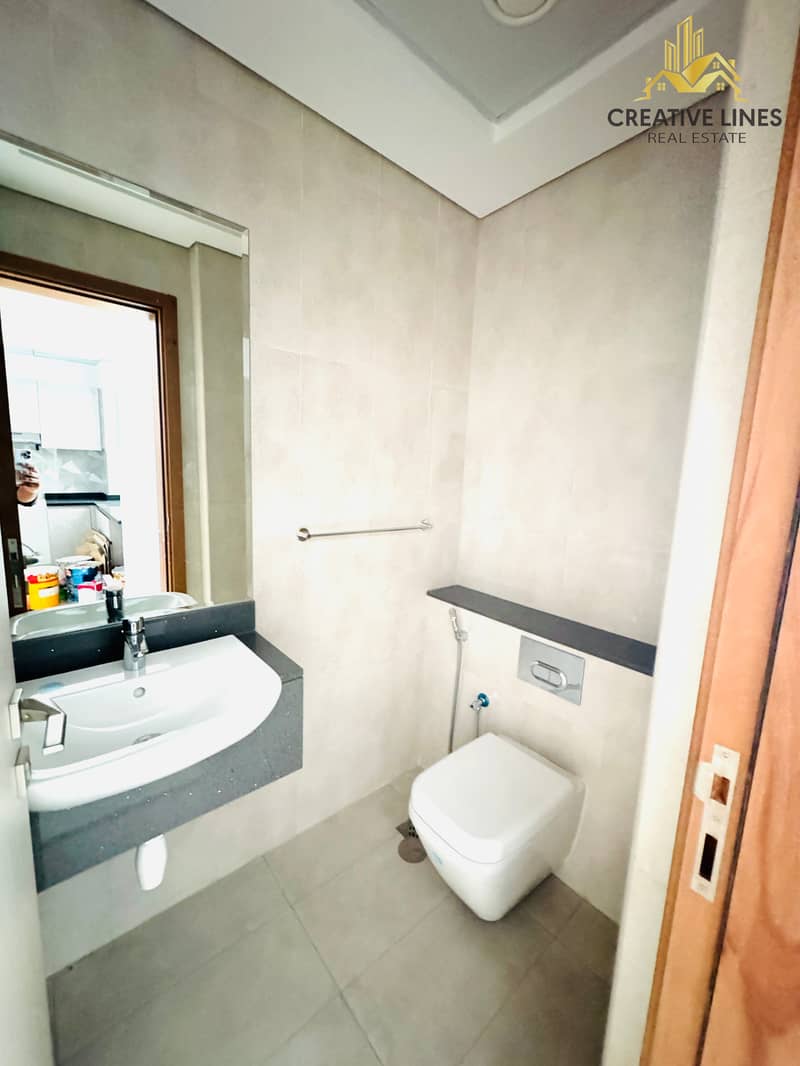 2 B/R // HUGE SIZE // SAMI CLOSED KITCHEN// READY TO MOVE - Image 10