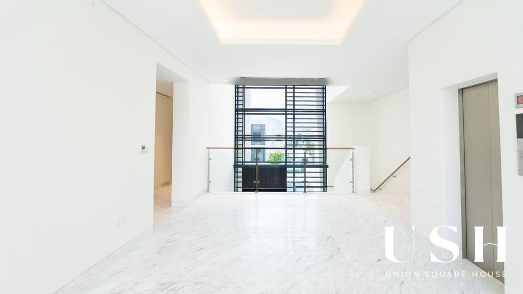 Contemporary 5BR | Private Pool | Prime Location