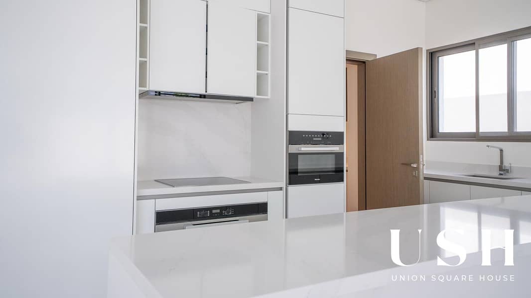 Contemporary 5BR | Private Pool | Prime Location - Image 6